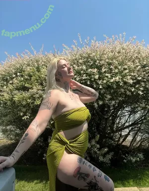  nude photo #0002