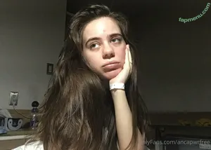  nude photo #0007