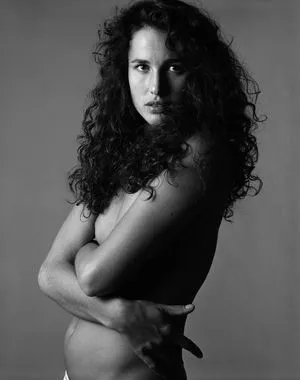 Andie MacDowell / andiemacdowell nude photo #0010