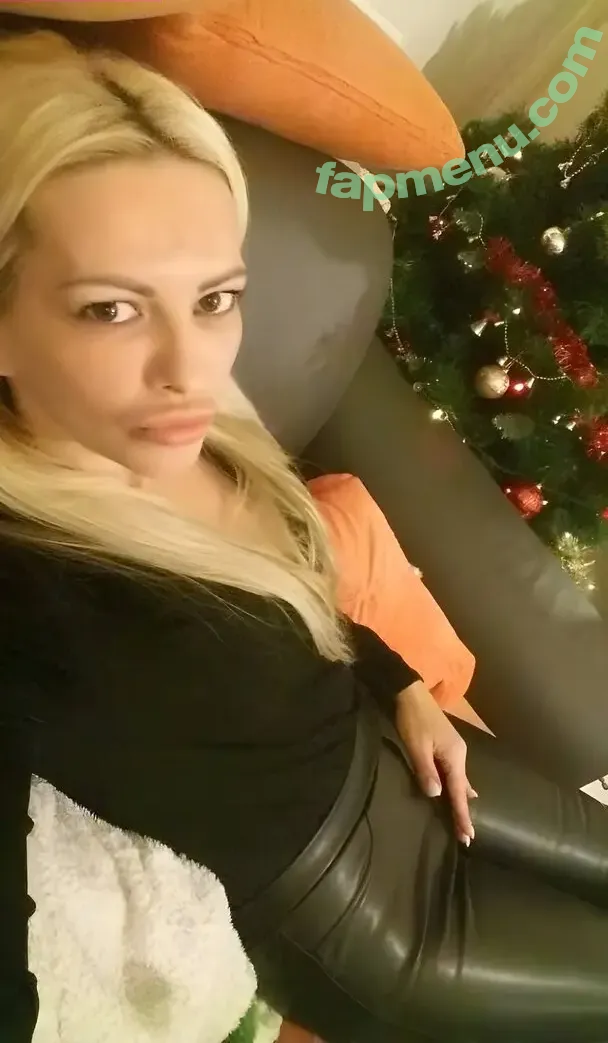 Andrea Paliatková Reina nude photo #0064 (r_de_reina)