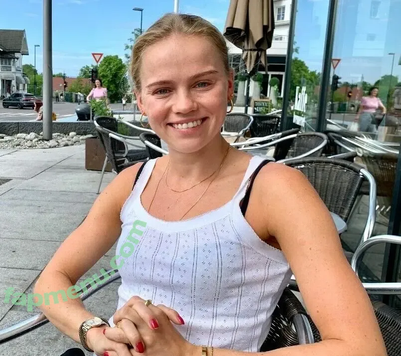 Andrea Rooth nude photo #0002 (andrea.rooth)