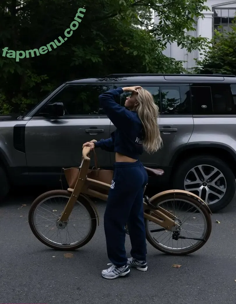 Andrea Rooth nude photo #0016 (andrea.rooth)