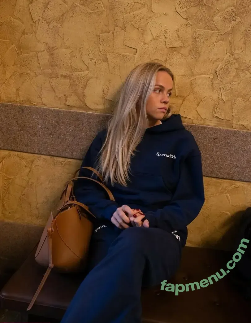 Andrea Rooth nude photo #0017 (andrea.rooth)