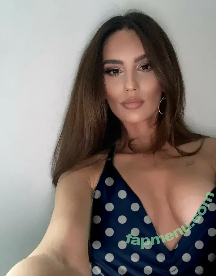 Andreea Petre nude photo #0012 (andreeaepetre)