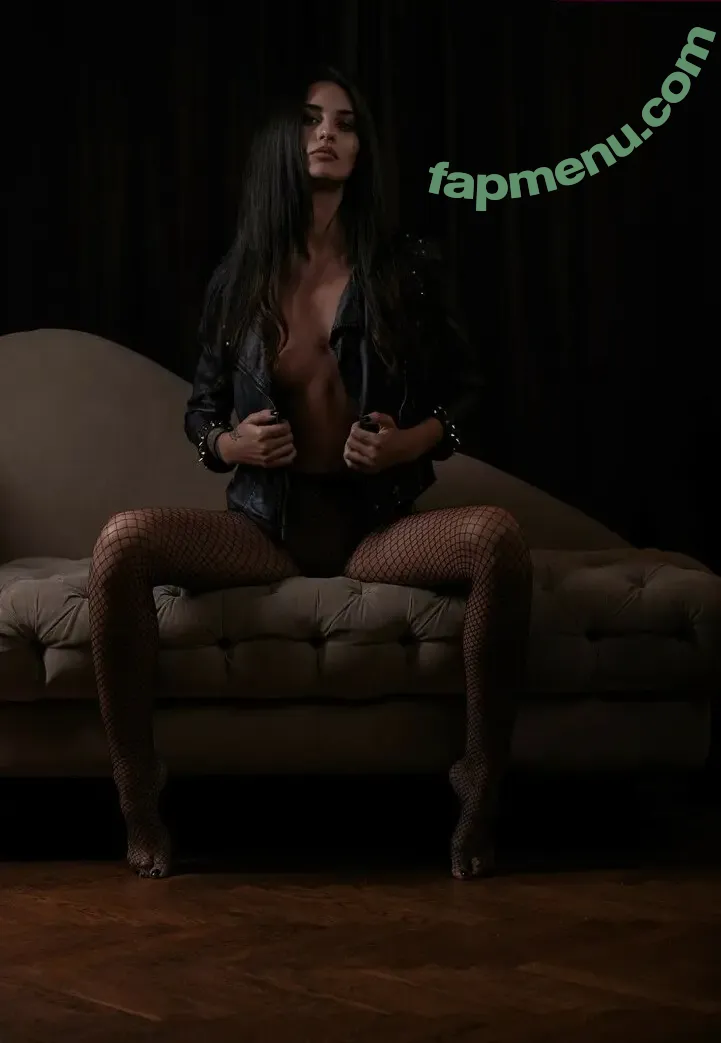 Andreea Petre nude photo #0016 (andreeaepetre)