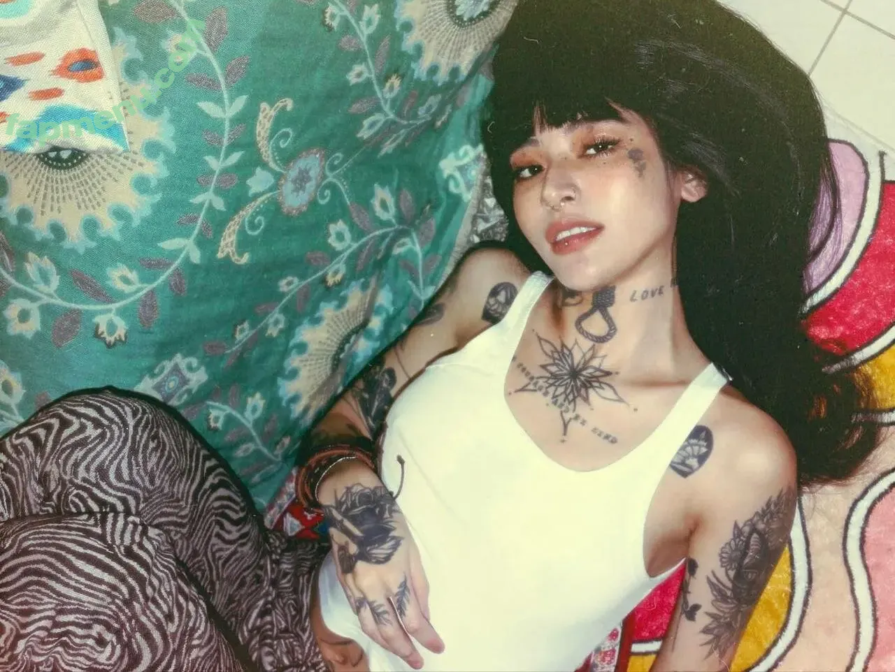 Andy_Blossom nude photo #0011 (freeblossomandblue)