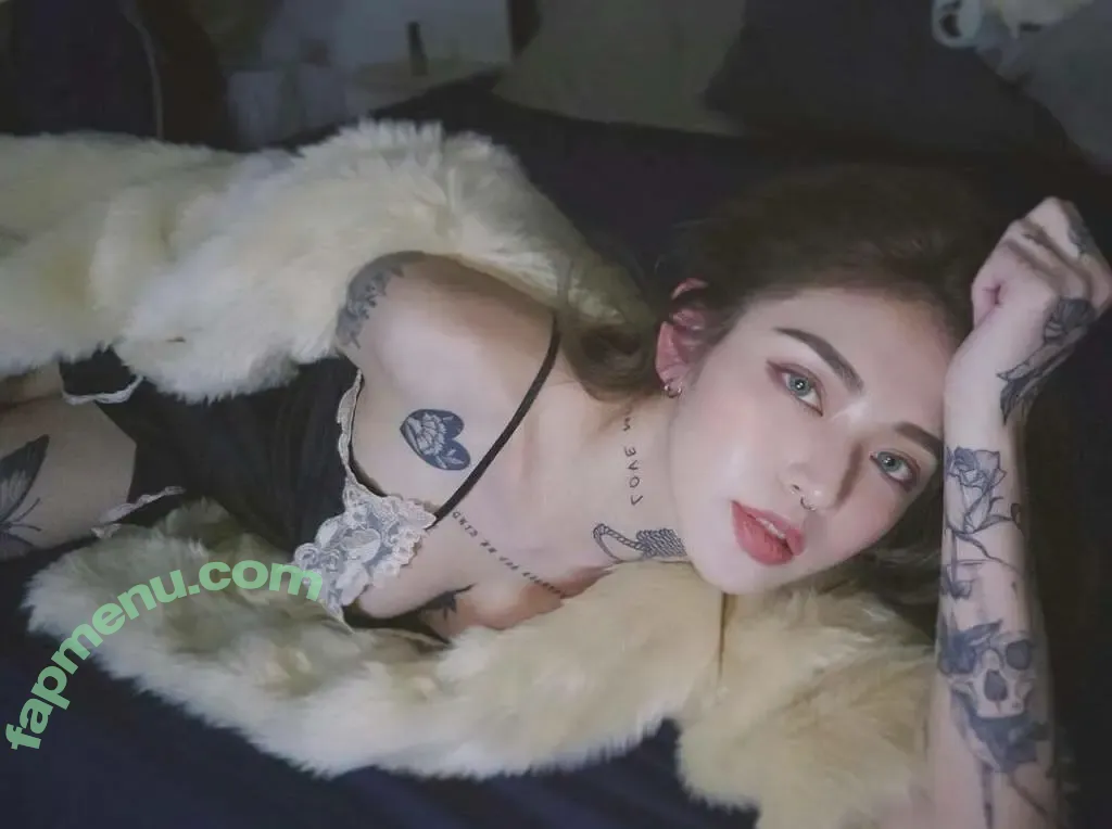 Andy_Blossom nude photo #0012 (freeblossomandblue)