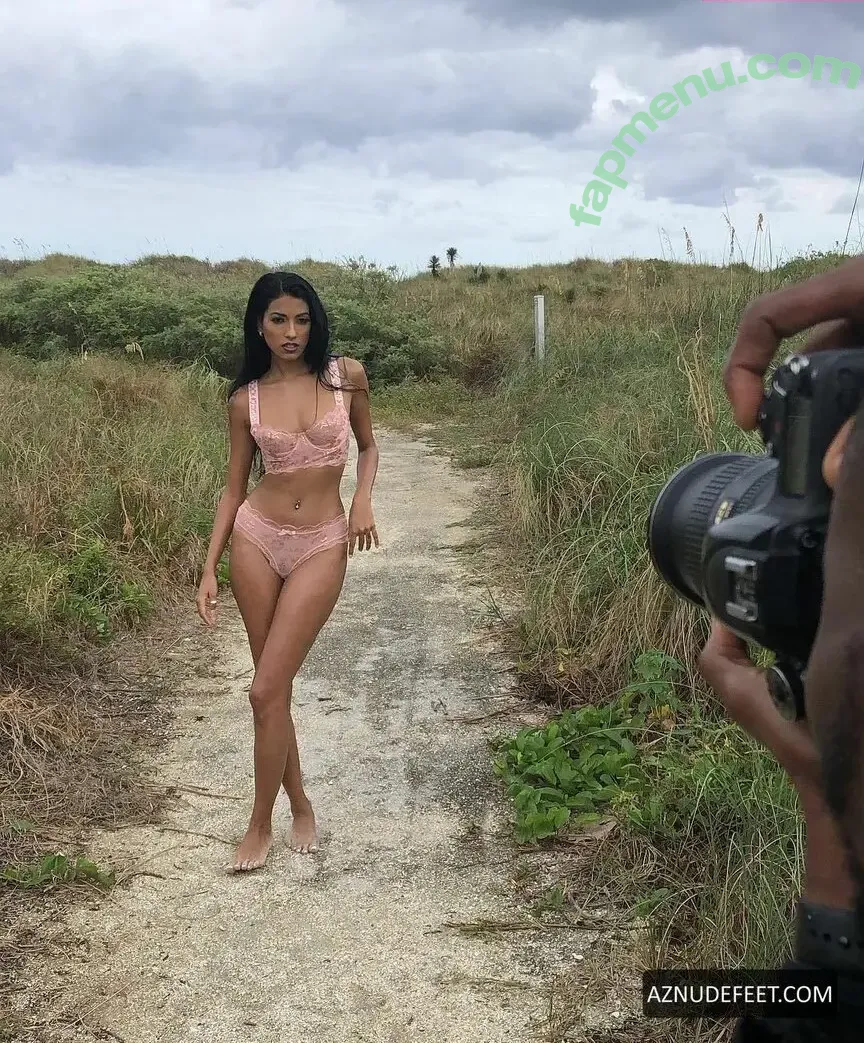 Aneesa Badshaw nude photo #0003 (Aneesa Badshaw)