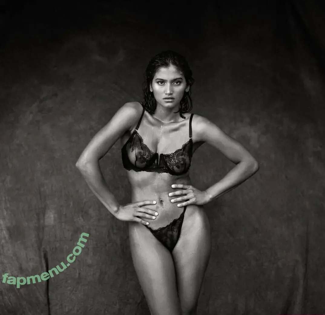 Angel Constance nude photo #0004 (angelconstance_ / constance.angel / constanceangel)