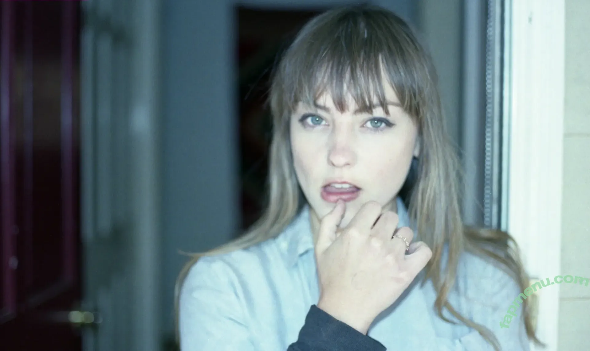 Angel Olsen nude photo #0002 (angelolsen / angelolsenmusic)