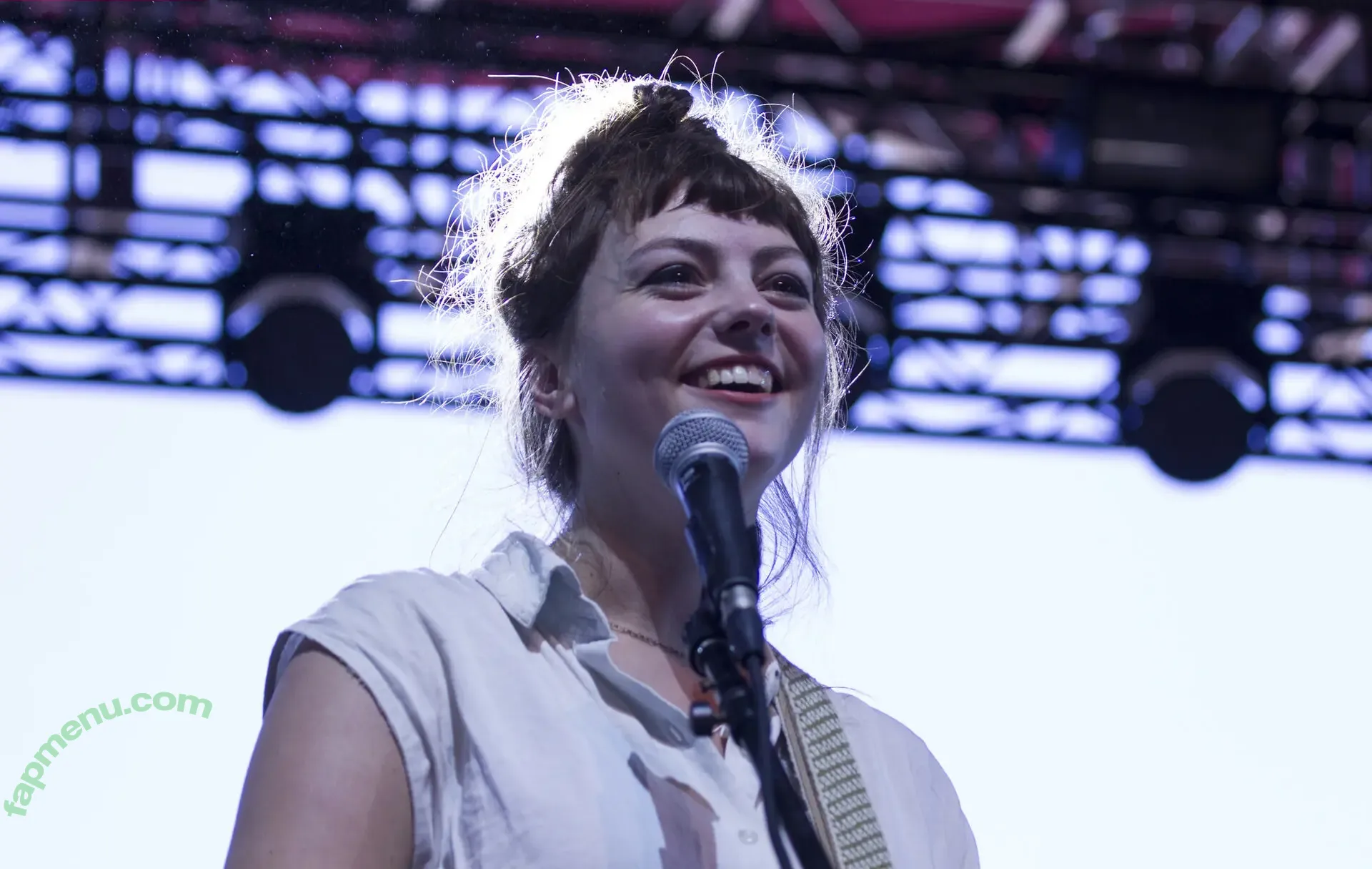 Angel Olsen nude photo #0007 (angelolsen / angelolsenmusic)