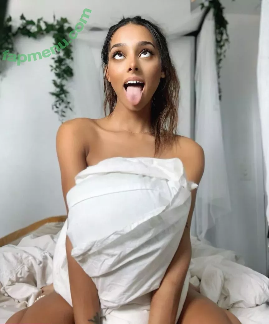 Angel Rhodes nude photo #0006 (Ahegao Queen / angelrhodesmusic / bustypetite01)