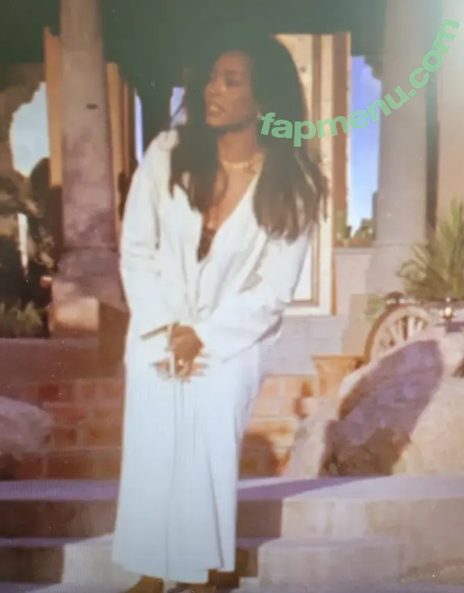 Angela Bassett nude photo #0041 (im.angelabassett)