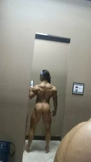 Angela Salvagno / muscleexotica nude photo #0010
