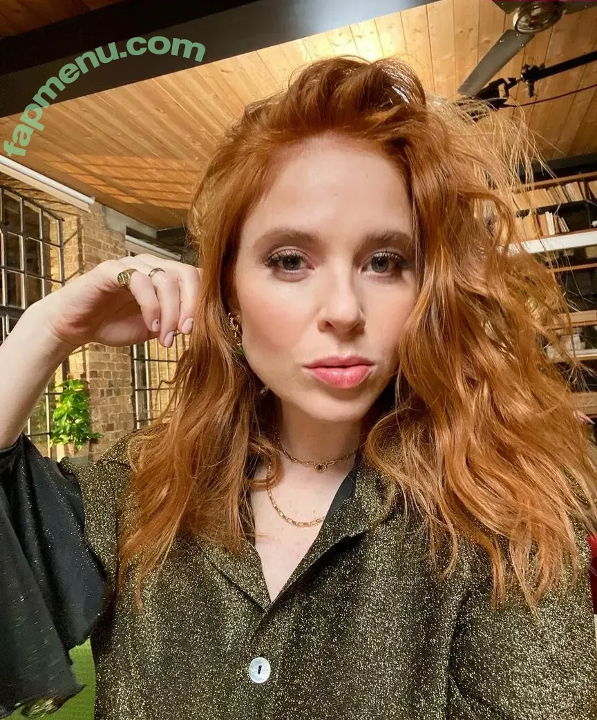 Angela Scanlon nude photo #0020 (angelascanlon)