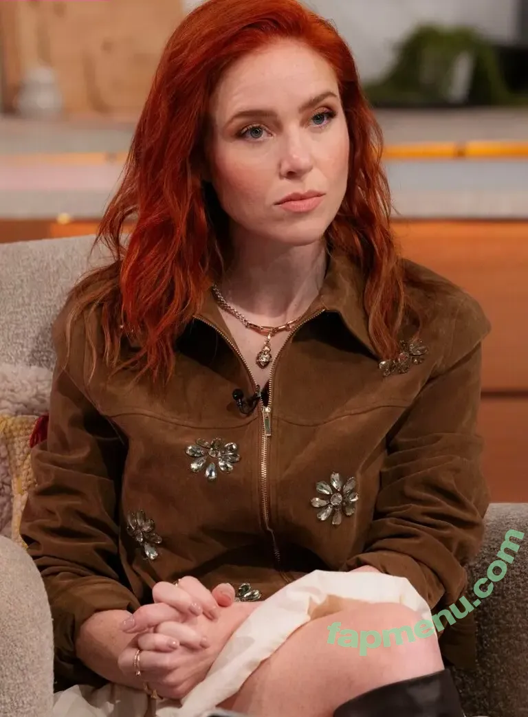 Angela Scanlon nude photo #0032 (angelascanlon)