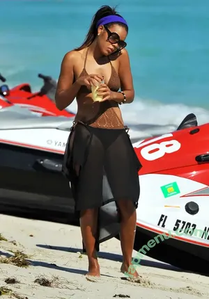 Angela Simmons / angelasimmons nude photo #0388