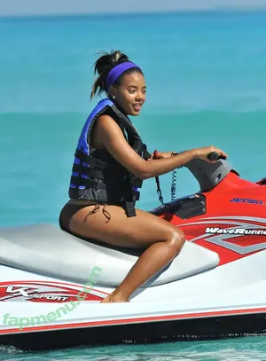 Angela Simmons / angelasimmons nude photo #0389
