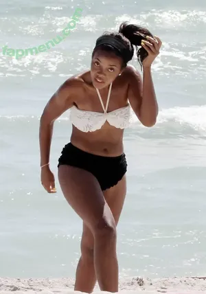 Angela Simmons / angelasimmons nude photo #0443