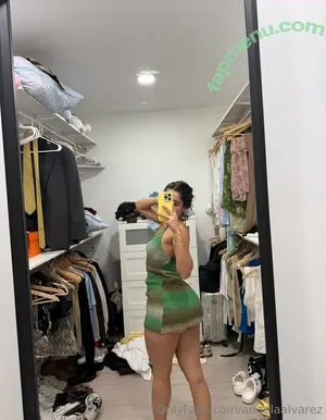 Angelaalvarez / angeelaalvarezz nude photo #0019