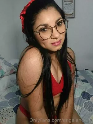 angelahot21 / lilhunee21 nude photo #0074