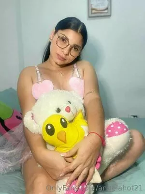 angelahot21 / lilhunee21 nude photo #0113