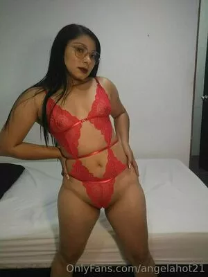 angelahot21 / lilhunee21 nude photo #0168
