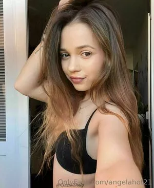 angelahot21 / lilhunee21 nude photo #0174
