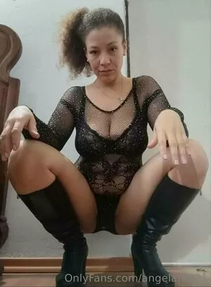 angelahot21 / lilhunee21 nude photo #0243