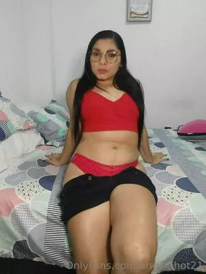 angelahot21 / lilhunee21 nude photo #0321