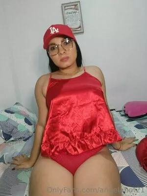 angelahot21 / lilhunee21 nude photo #0332