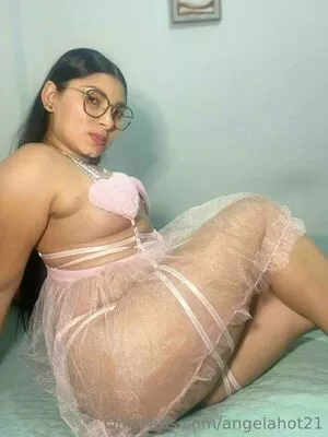 angelahot21 / lilhunee21 nude photo #0349