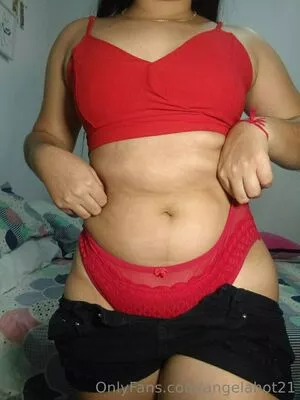 angelahot21 / lilhunee21 nude photo #0356