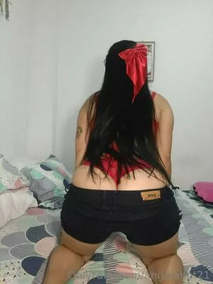 angelahot21 / lilhunee21 nude photo #0360