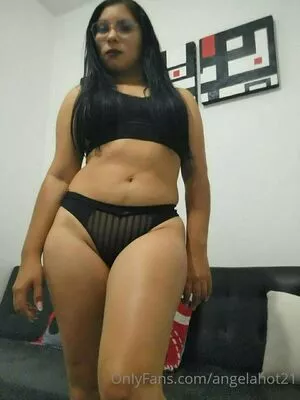 angelahot21 / lilhunee21 nude photo #0369