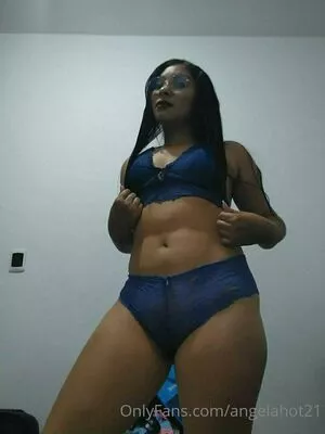 angelahot21 / lilhunee21 nude photo #0372