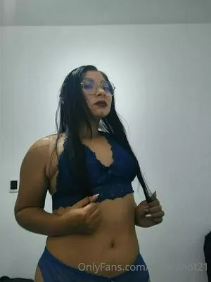 angelahot21 / lilhunee21 nude photo #0373