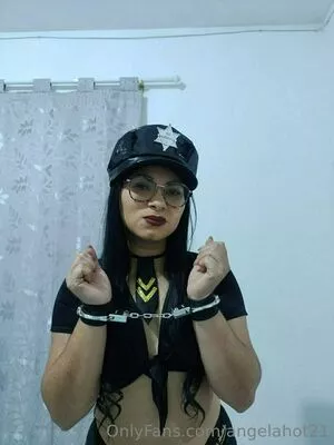 angelahot21 / lilhunee21 nude photo #0435