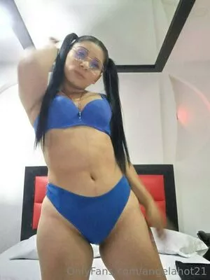 angelahot21 / lilhunee21 nude photo #0443