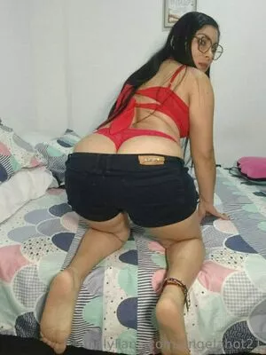 angelahot21 / lilhunee21 nude photo #0466