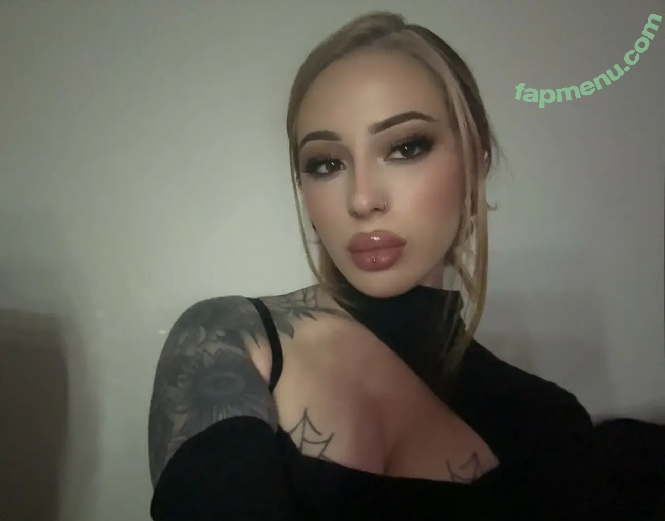 angelaundead nude photo #0003 (angelaundead)