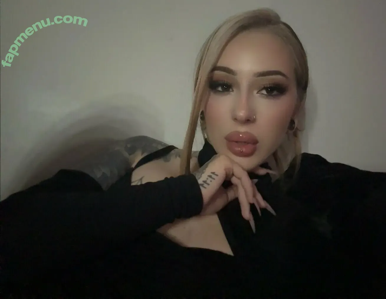 angelaundead nude photo #0004 (angelaundead)