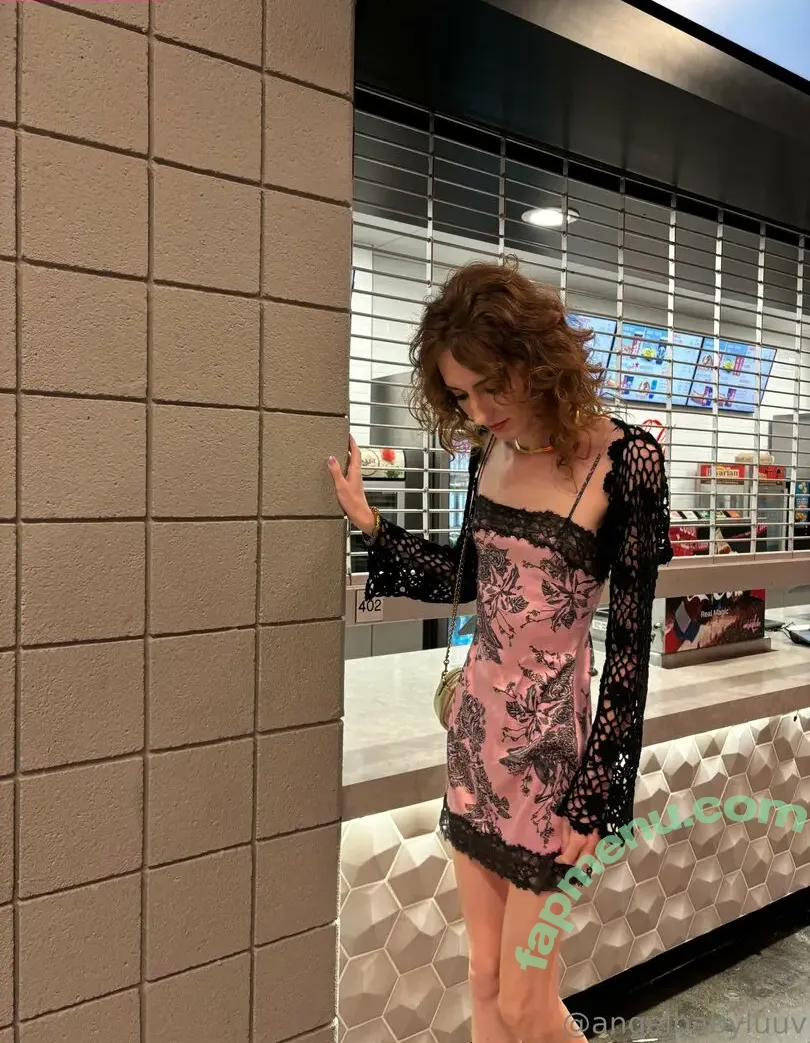 angelbabyluuv nude photo #0030 (angelbabylove)