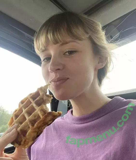 Angèle Van Laeken nude photo #0007 (angele_vl / u147788082)