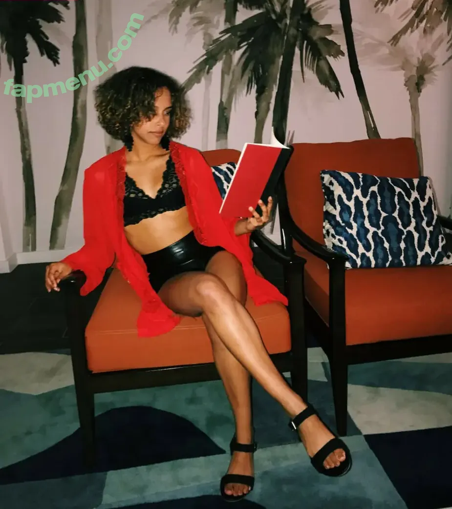 Angelibelly nude photo #0013 (Angelica Vassallo / Angieshausoftravel)