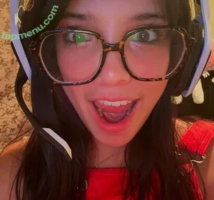 Angelina Fishtank / 2and3dar_t / Purplemoths143 / angelinnareyes / purplemoths nude photo #0167