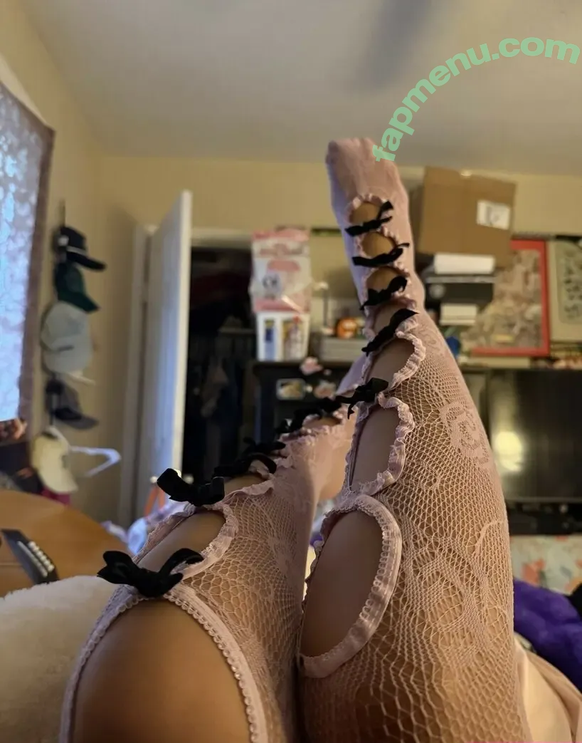 Angelina Fishtank nude photo #0031 (2and3dar_t / Purplemoths143 / angelinnareyes / purplemoths)