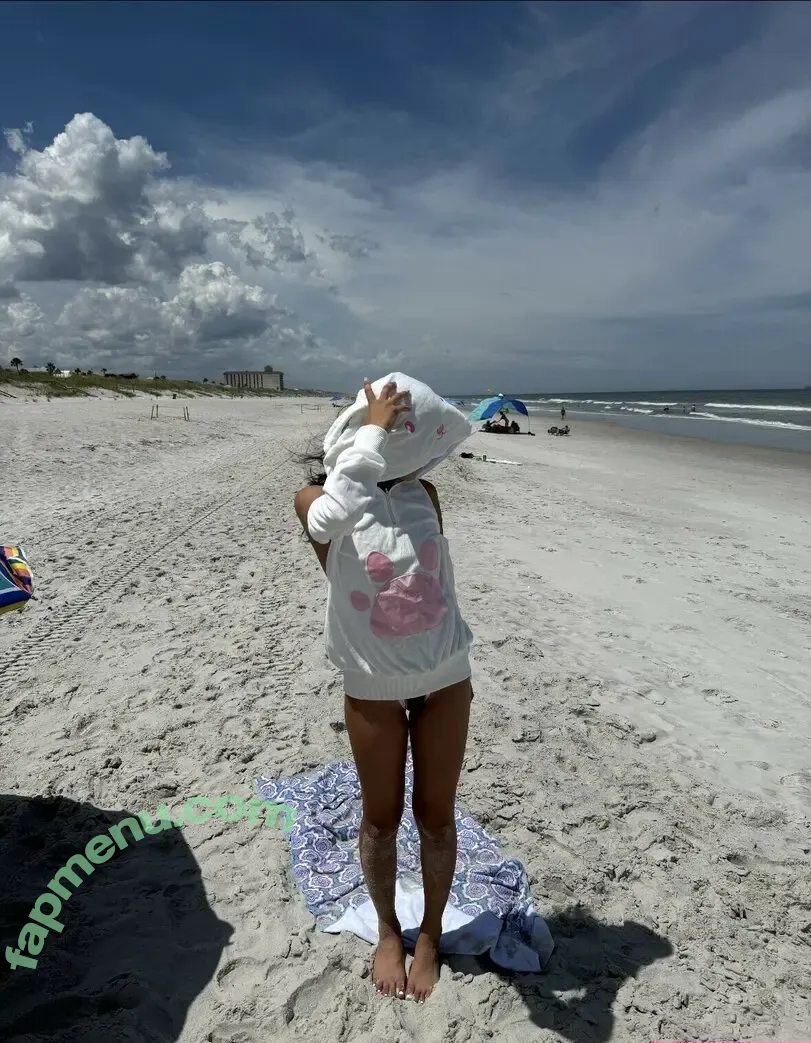 Angelina Fishtank nude photo #0038 (2and3dar_t / Purplemoths143 / angelinnareyes / purplemoths)