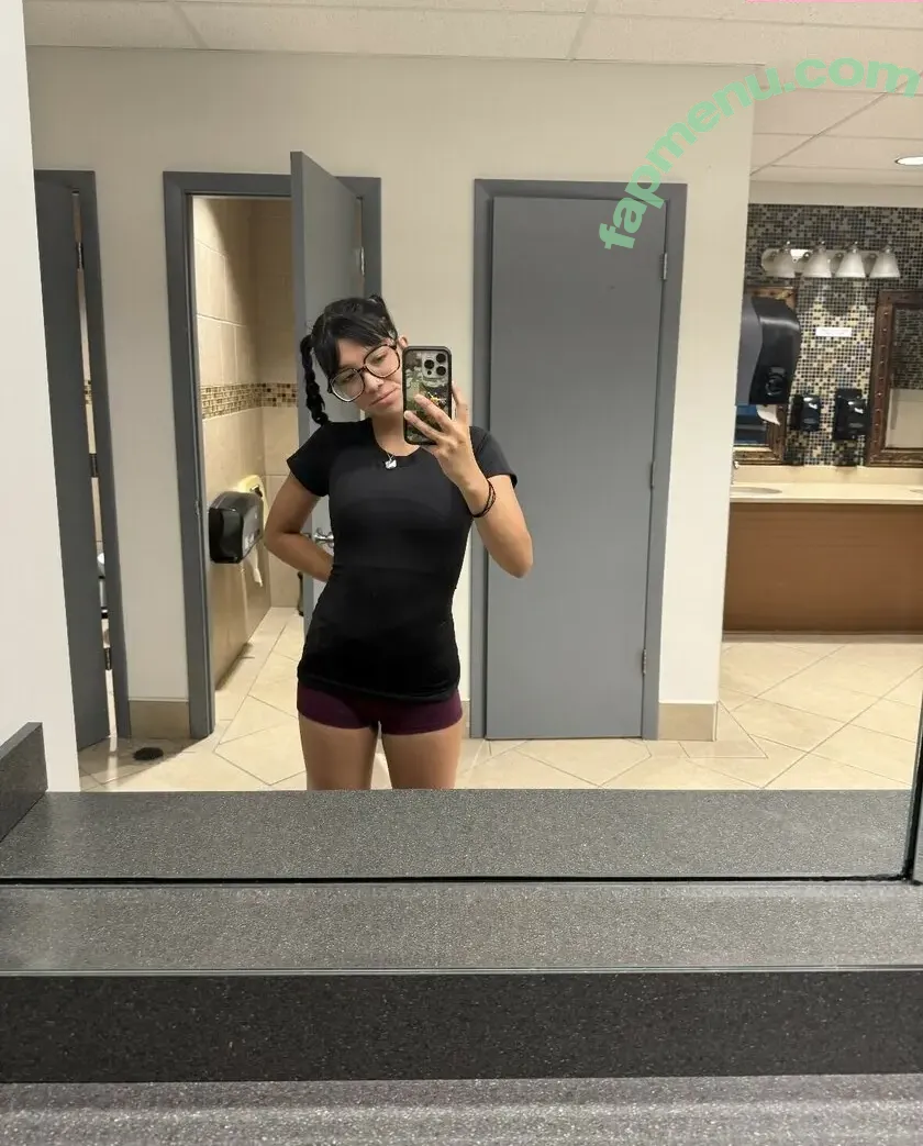 Angelina Fishtank nude photo #0041 (2and3dar_t / Purplemoths143 / angelinnareyes / purplemoths)