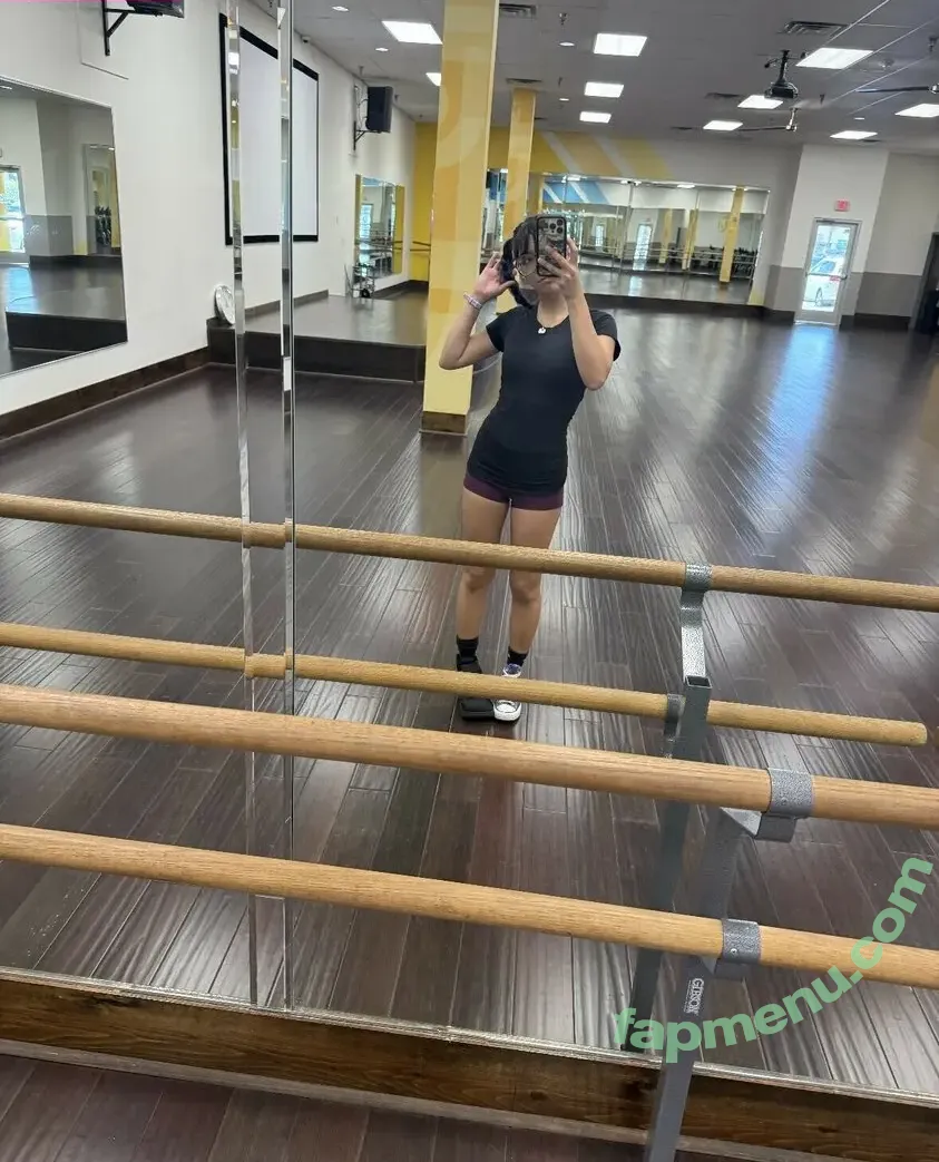 Angelina Fishtank nude photo #0042 (2and3dar_t / Purplemoths143 / angelinnareyes / purplemoths)